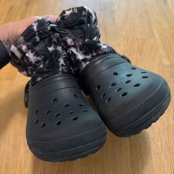 Crocs Women's 5 Men's 3 Black Gray Tie Dye Classic Lined Neo Puff Boots - Picture 5 of 11